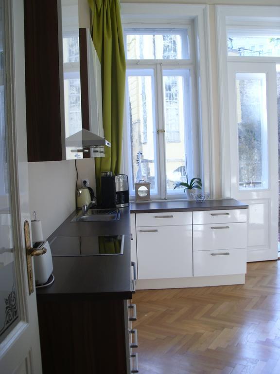 Apartment In City Center - Morassi Κάρλοβι Βάρι Εξωτερικό φωτογραφία