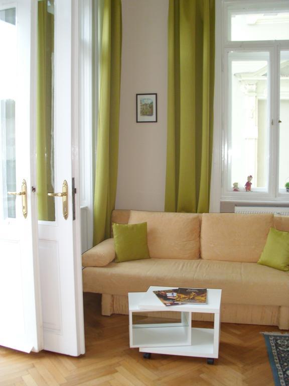 Apartment In City Center - Morassi Κάρλοβι Βάρι Εξωτερικό φωτογραφία